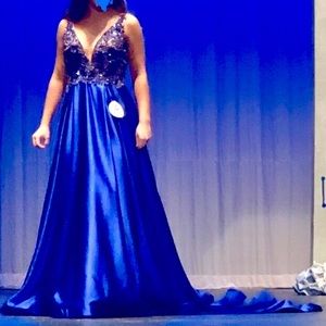 MacDuggal Dress size 6